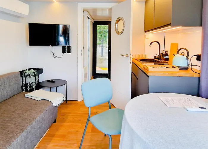 Dom Na Wodzie Lamare Xs 1 比得哥什